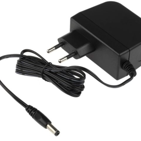 The Postron Regulated 110/230V Power Adapter